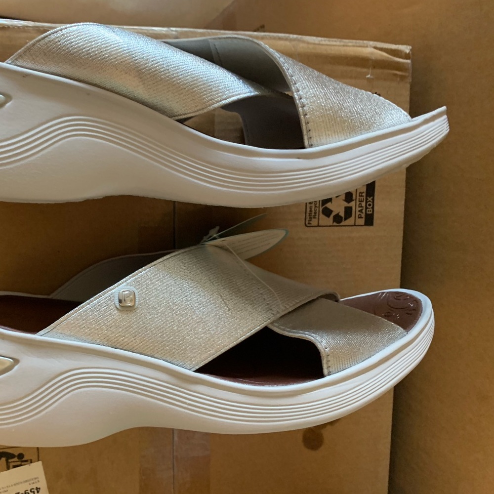 Sandals - Picture 3 of 8